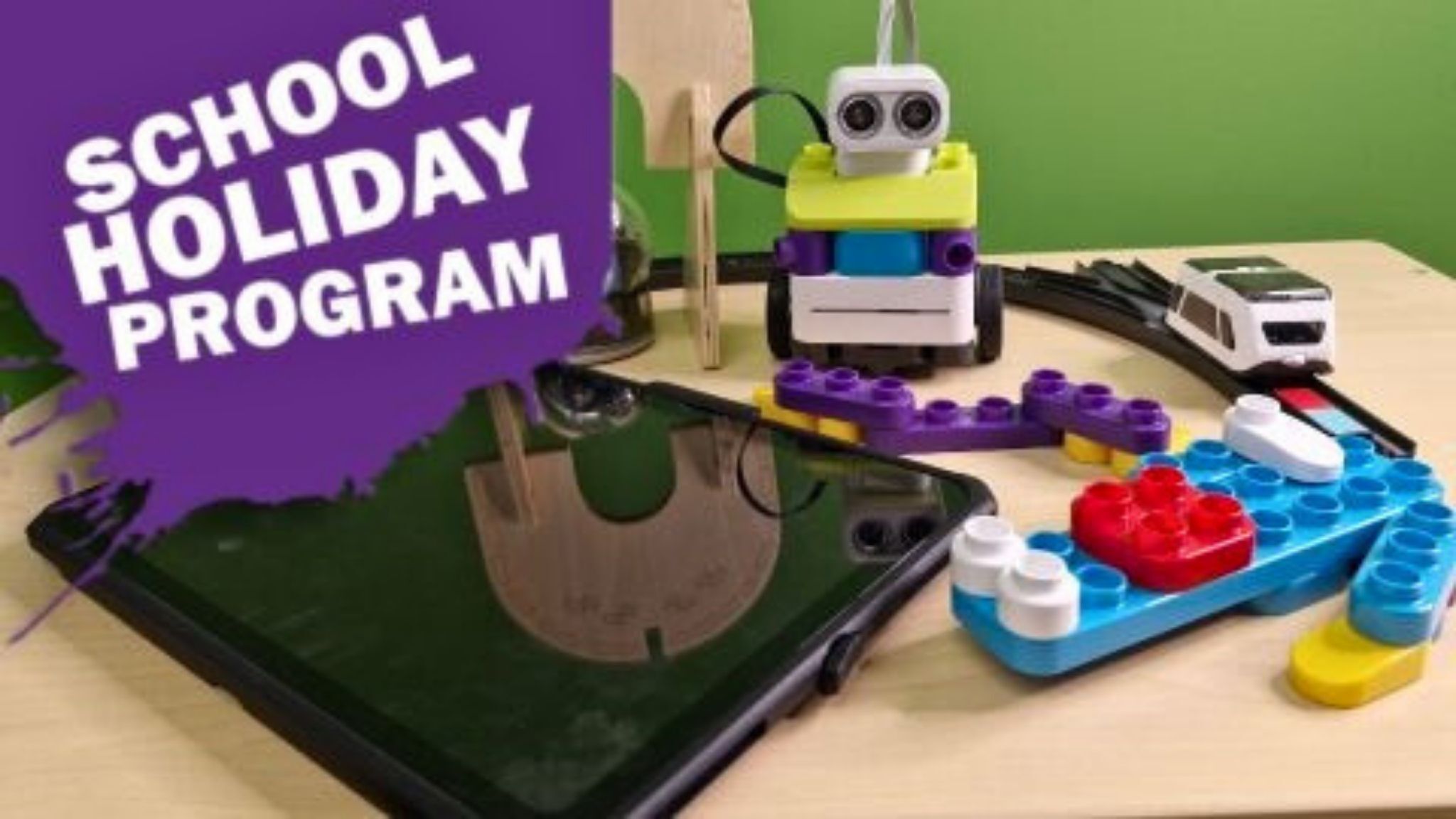 Tech Trolley on Holidays; Robots and Building Blocks