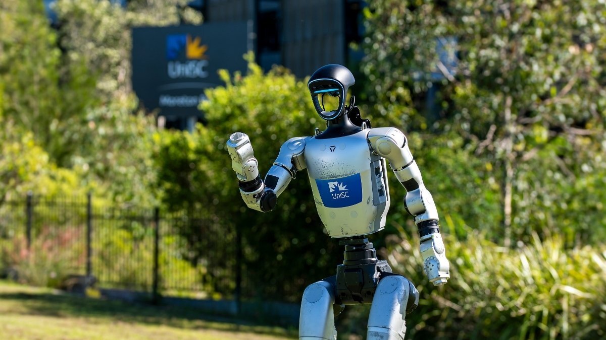 Performing robots make show debut
